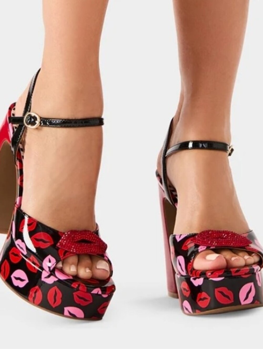💋▪️Betsey Johnson▪️ Black Patent Allyson Lip Heel Platform Sandals